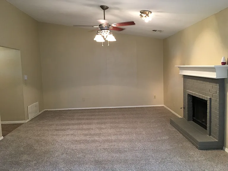 10050 Southridge Dr — Photo 4