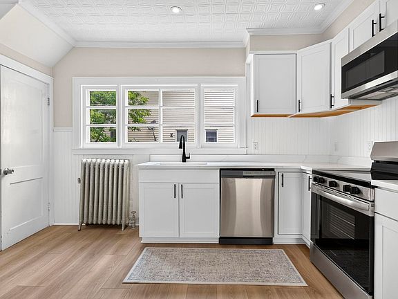 4th image of 383 Wilson Street