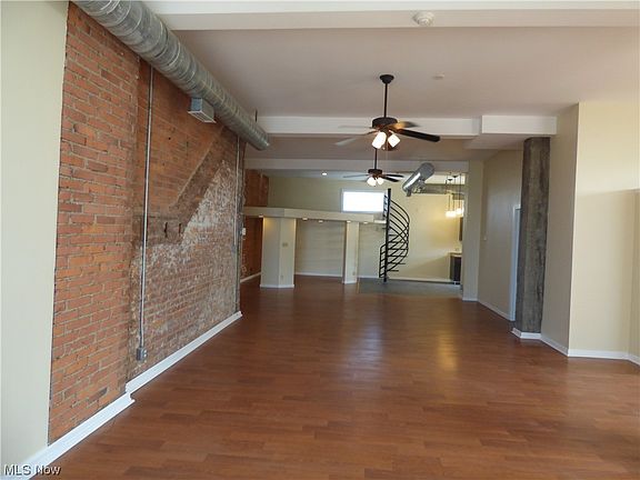 2nd image of 1401 W 75th St APT A