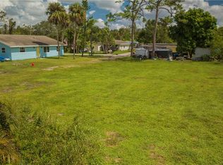 1717 Ixora Dr, North Fort Myers, FL 33917