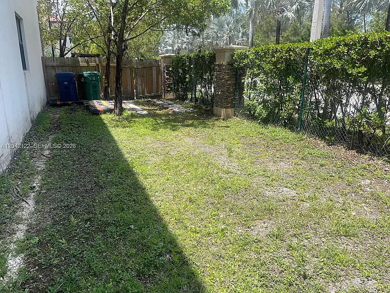 8985 NW 98th Ave — Photo 15