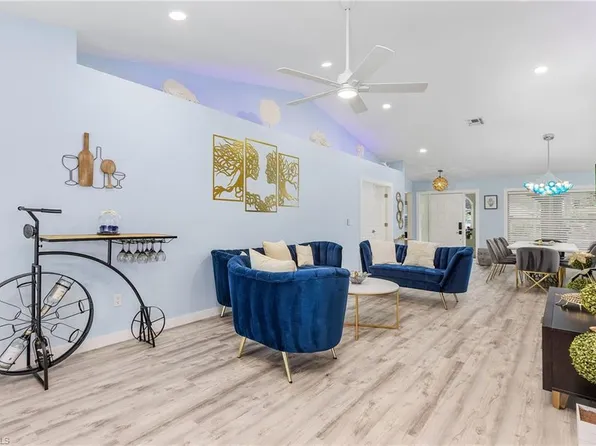 1899 Piccadilly Circus, NAPLES, FL 34112