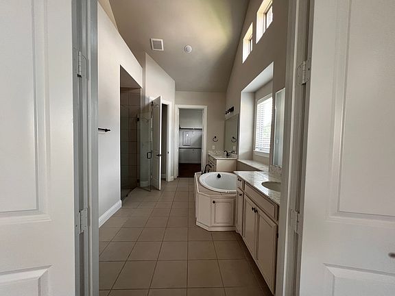 5th image of 4104 Wildridge Blvd E
