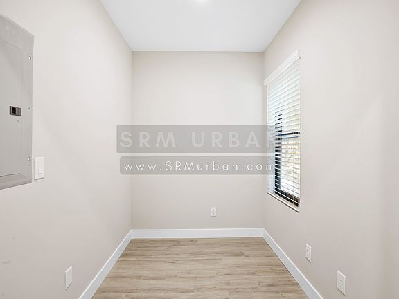 5th image of 1032 23rd St #5