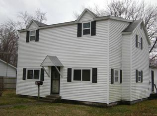 115 NW 4th St, Casey, IL 62420