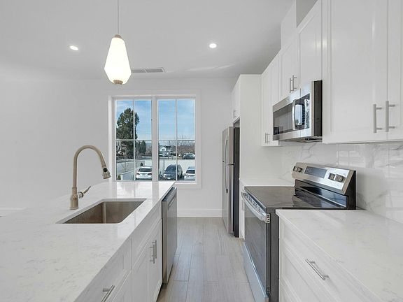 4th image of 291 Main St #1A
