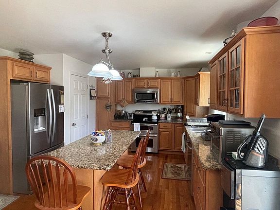 4th image of 172 Kennedy Brook Drive