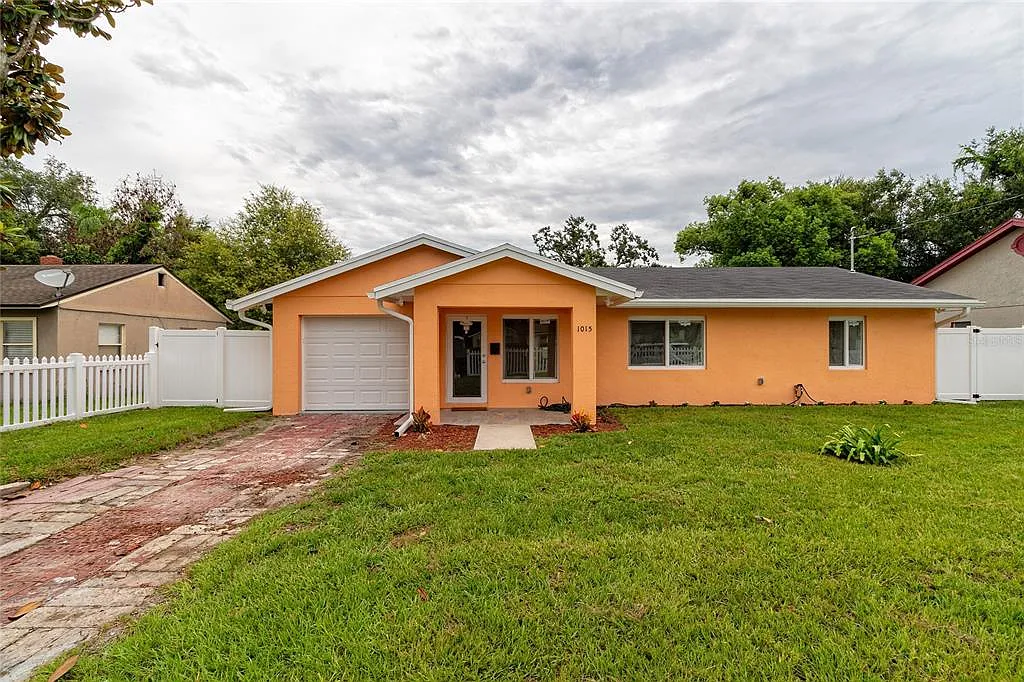 3 bed, 2.0 bath, 1730 sqft, $2,600 — Photo 1