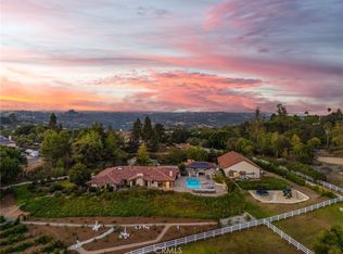 4 Golden Meadow Ln, Fallbrook, CA 92028