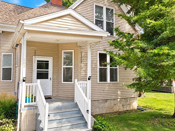 2nd image of 608 E Mulberry St