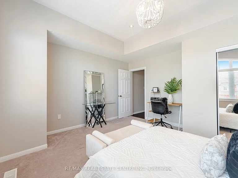 996 Savoline Blvd — Photo 23