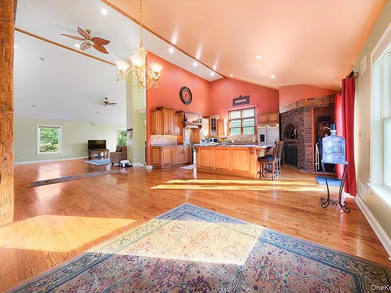 1403 Kings Hwy — Photo 13