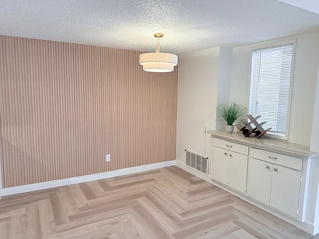 2952 Sybil Way — Photo 6