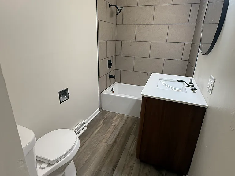 1565 S 600 W — Photo 4