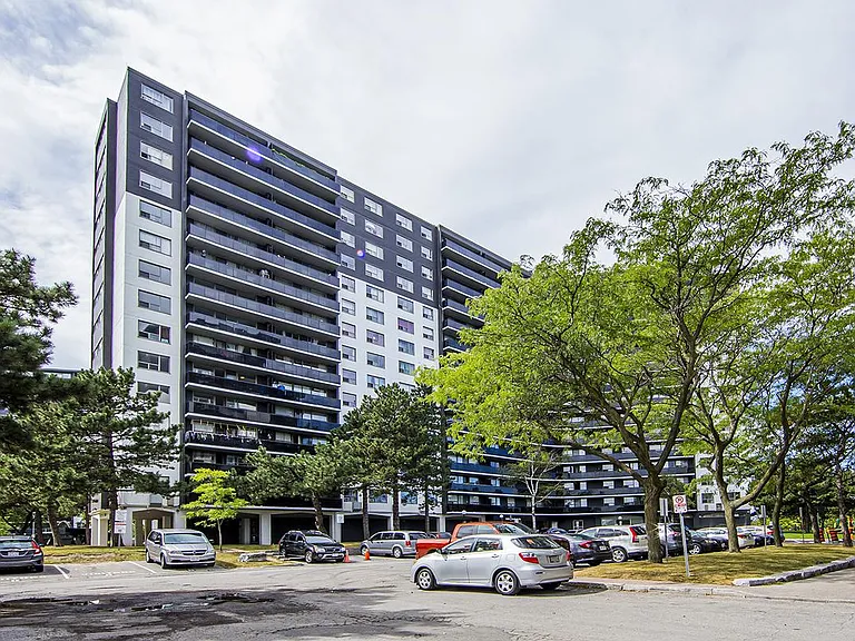 1360 Danforth Rd — Photo 3