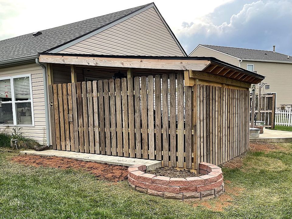 2nd image of 903 Needle Ridge Ln