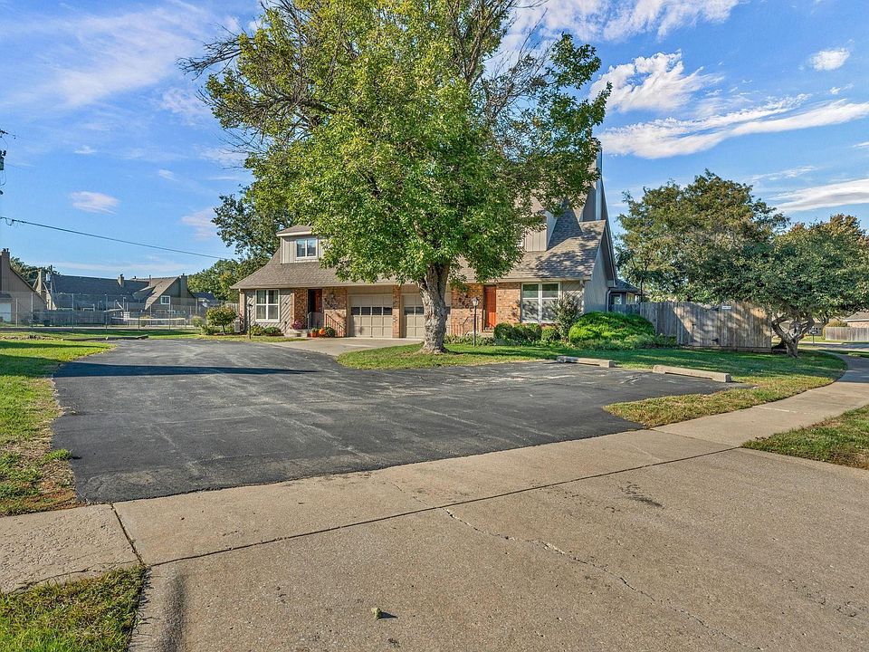 1st image of 5606 SW Foxcroft Cir S