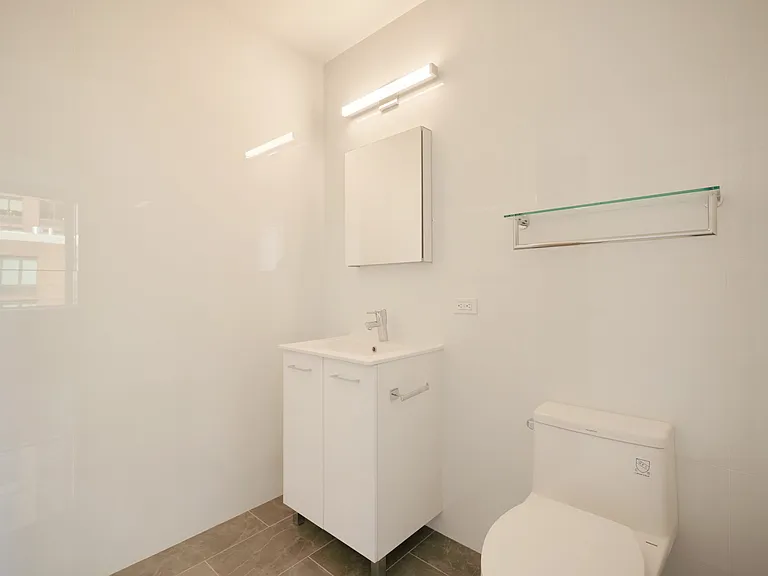 160 Riverside Blvd #20A — Photo 18