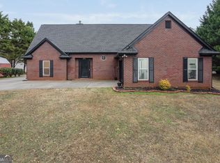 92 Vale Point, Newnan, GA 30265