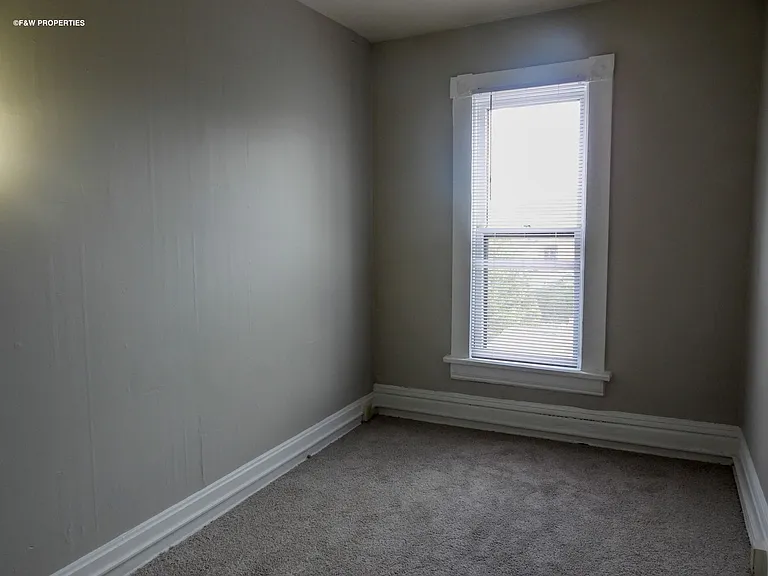 364 372 Sycamore 684 #686 — Photo 32