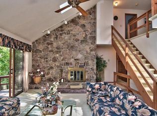 1783 Roamingwood Ct, Lake Ariel, PA 18436