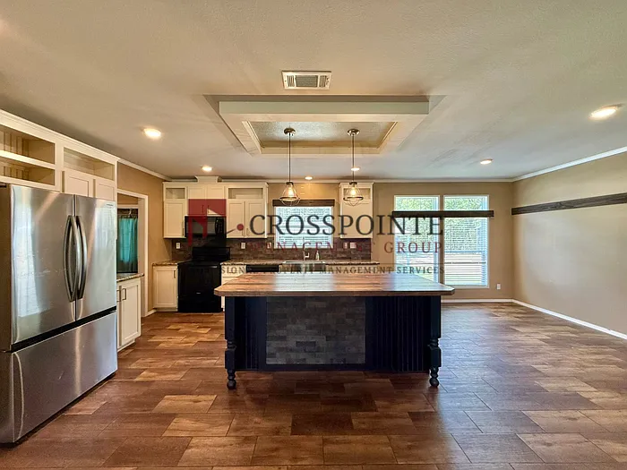 4 bed, 2.0 bath, 2000 sqft, $1,895 — Photo 4