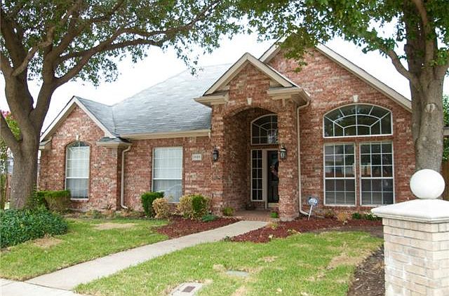 1st image of 1101 Valley Oaks Dr