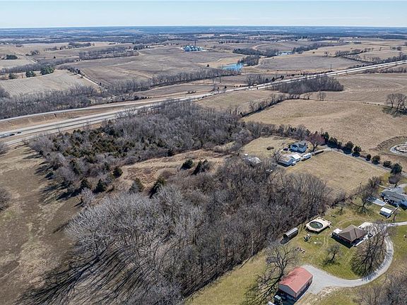 5th image of 4211 SE Cunningham Rd