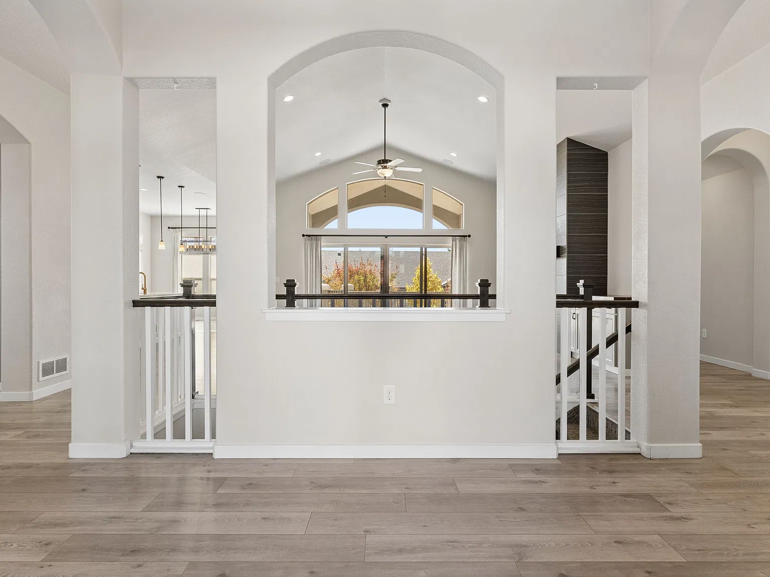 5 bed, 4528 sqft, $3,600 — Photo 4