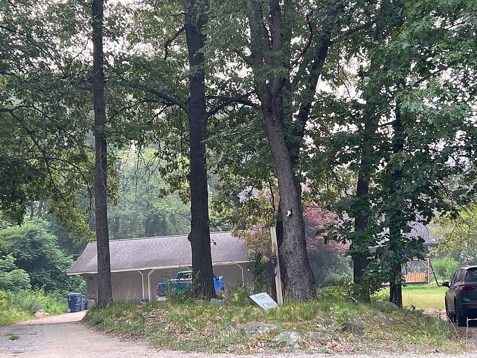 2nd image of 660 Crawford Farm Ln