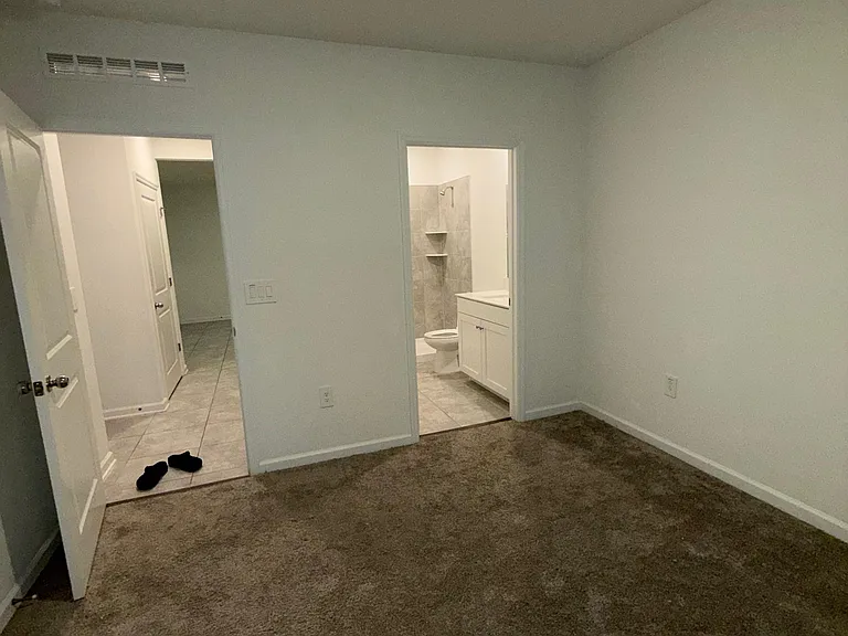 225 Lawson Ave — Photo 7