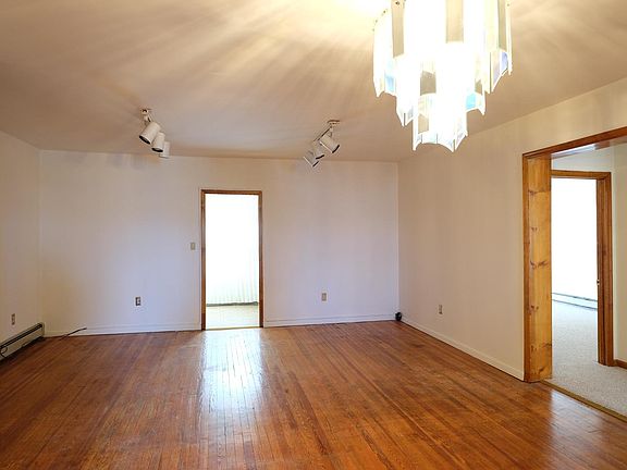 5th image of 91 Malcolm Ave #2