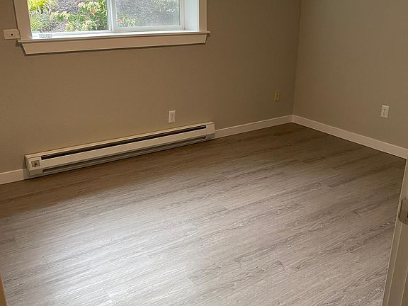 5th image of 10138 NE 64th St Floor 1