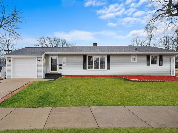 1217 E Evergreen St, Wheaton, IL 60187