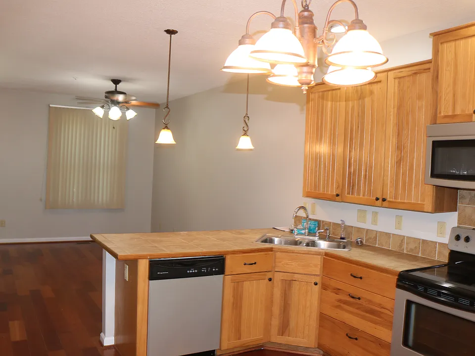 34 Selwyn Rd #C