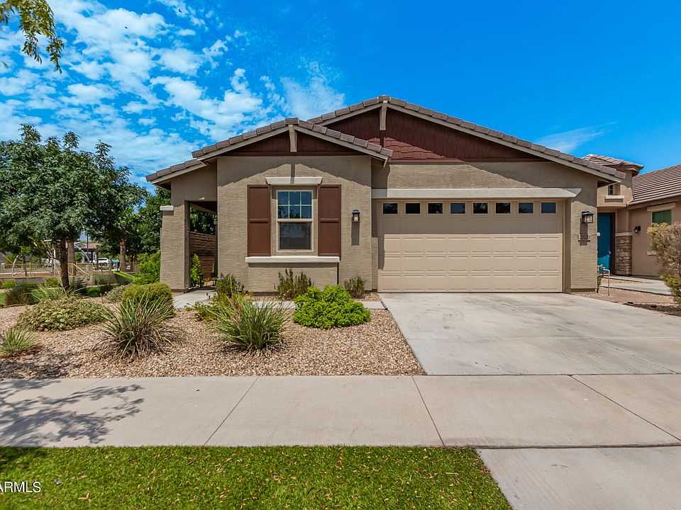 1st image of 2820 E WAYLAND Drive
