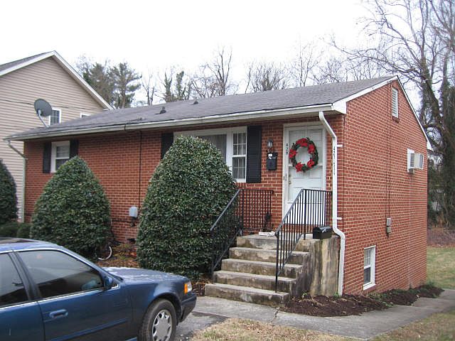 1st image of 427 Mount Vernon Ave