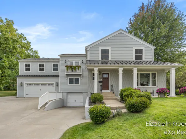 2412 Lake Dr SE, East Grand Rapids, MI 49506