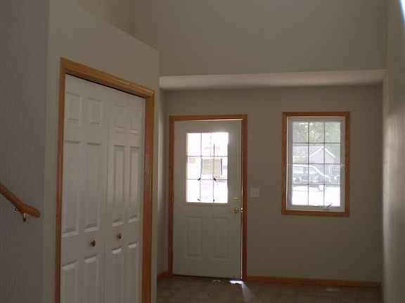 3rd image of 121 N Hickory St
