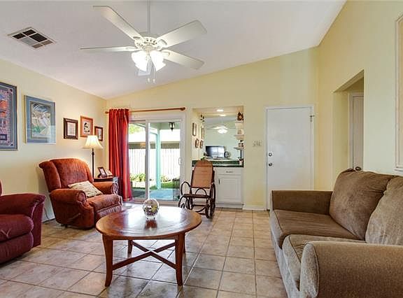 4th image of 2757 Highland Dr N