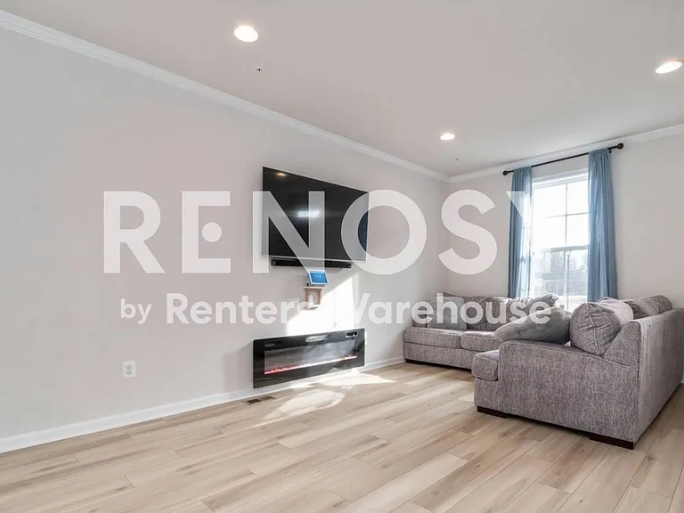 1041 Flester Ln — Photo 25