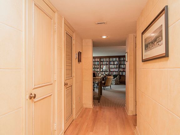 5th image of 2611 Bayshore Blvd APT 1203