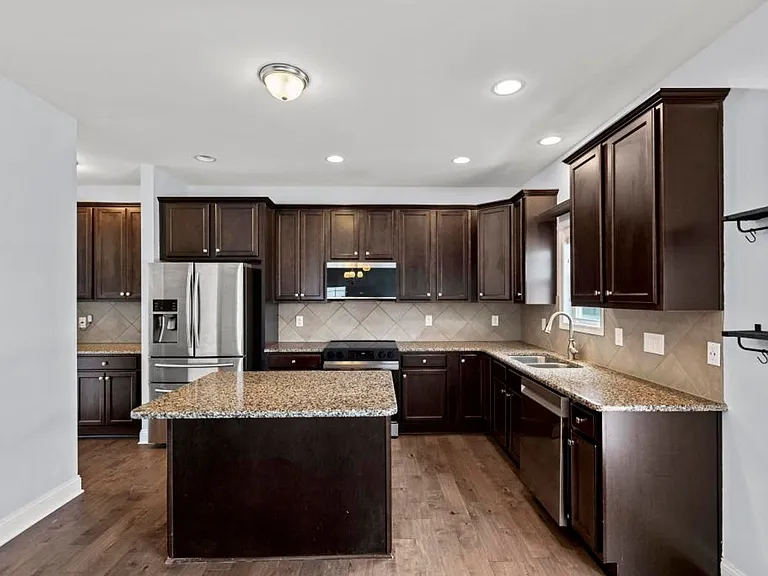 131 Mittams Point Dr — Photo 6
