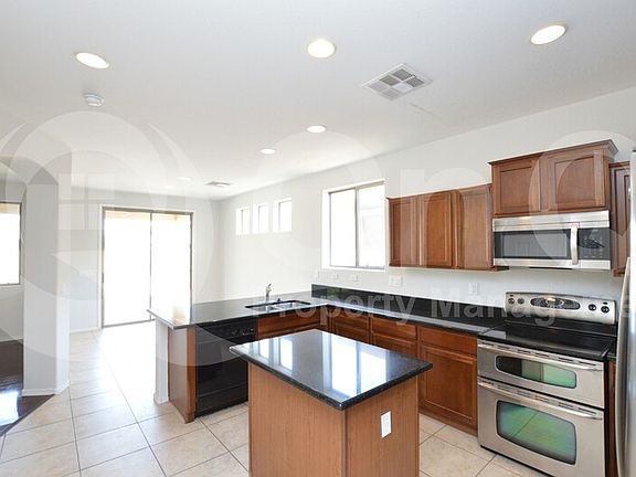 4th image of 37120 W Oliveto Ave