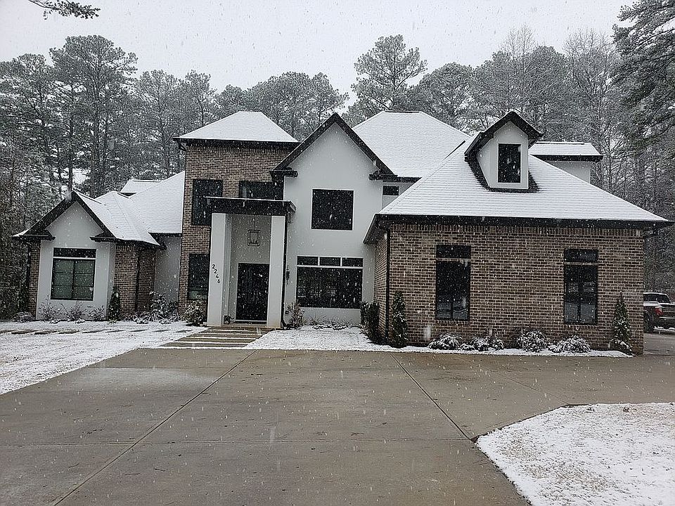 2nd image of 4830 Hugh Howell Rd
