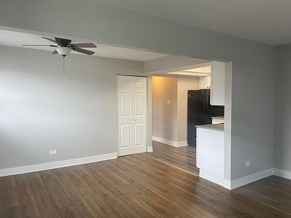 3rd image of 5837 W 79th St APT 2E