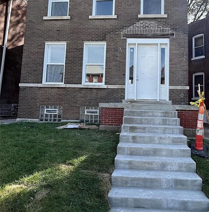 1st image of 4004 Lexington Ave