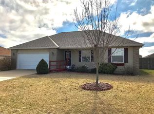 704 W Lexington Cir, Clever, MO 65631