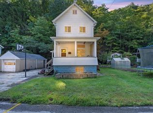 125 Clarks Pike Rd, Creighton, PA 15030