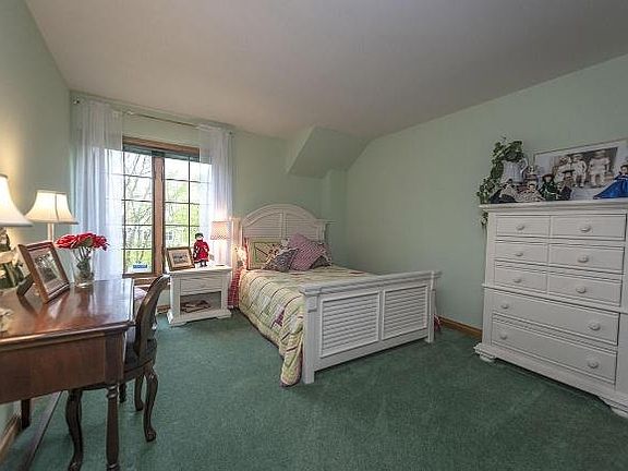 3rd image of 3160 Cherry Hill Dr